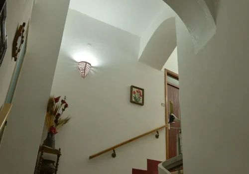 Bed & Breakfast tra mare e montagna con montascale per disabili in sedia a rotelle